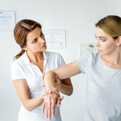 Why Chiropractors Benefit from Using Handheld Therapy Devices
